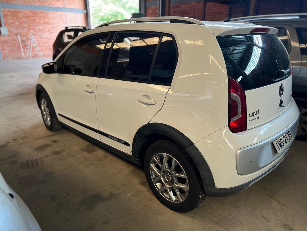 LOTE 001 - Um veículo  VW/UP CROSS AS, ano/mod. 2015/2016