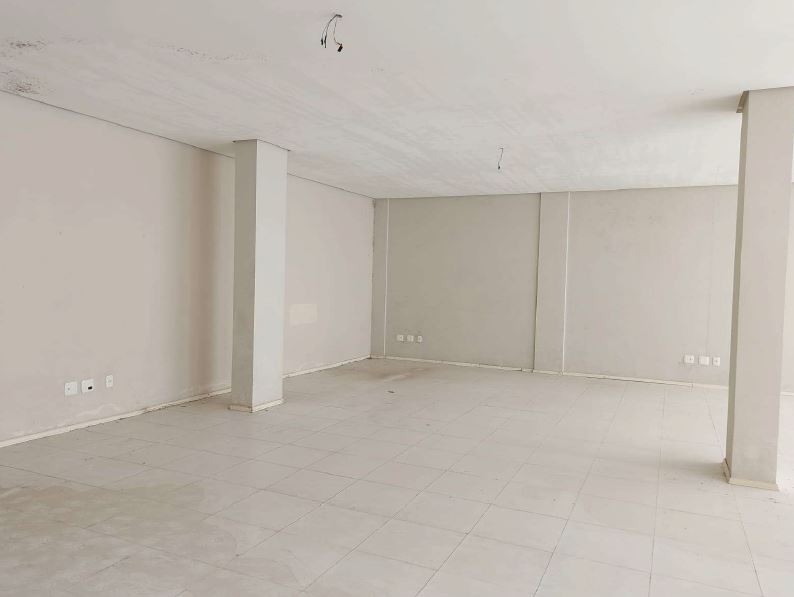 LOTE 016 - (GARIBALDI/RS) Sala comercial c/ 159,04m² + 02 vagas de estacionamento, todos do Edifício Residencial Giuseppe Garibaldi, no Bairro Ferroviário