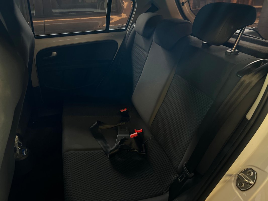 LOTE 001 - Um veículo  VW/UP CROSS AS, ano/mod. 2015/2016