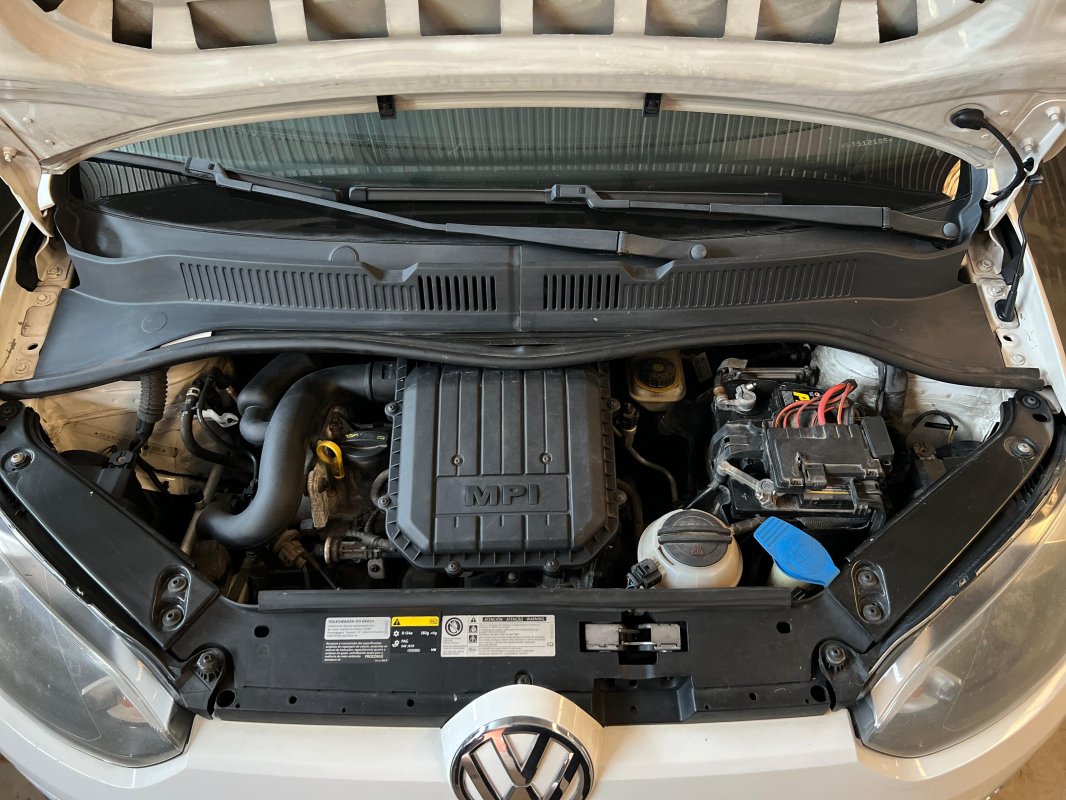 LOTE 001 - Um veículo  VW/UP CROSS AS, ano/mod. 2015/2016