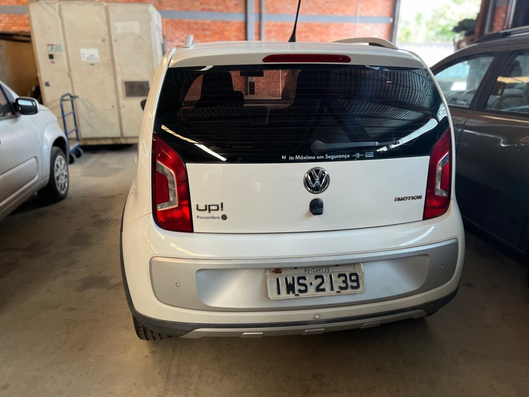 LOTE 001 - Um veículo  VW/UP CROSS AS, ano/mod. 2015/2016