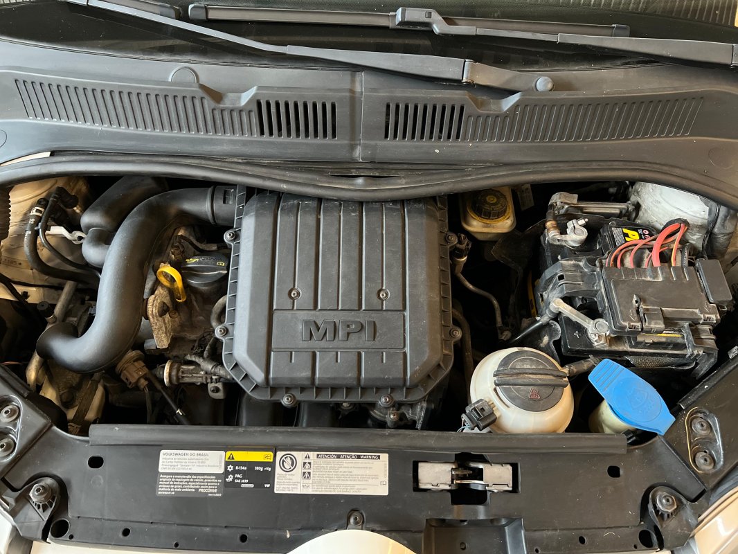 LOTE 001 - Um veículo  VW/UP CROSS AS, ano/mod. 2015/2016