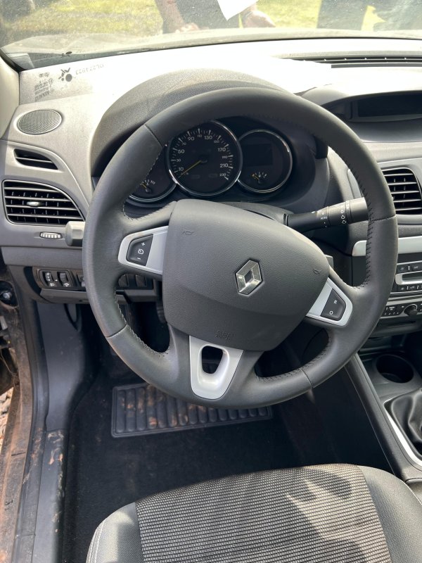 LOTE 003 - **Veículo I/RENAULT FLUENCE DYN20M, ano/mod. 2012/2013