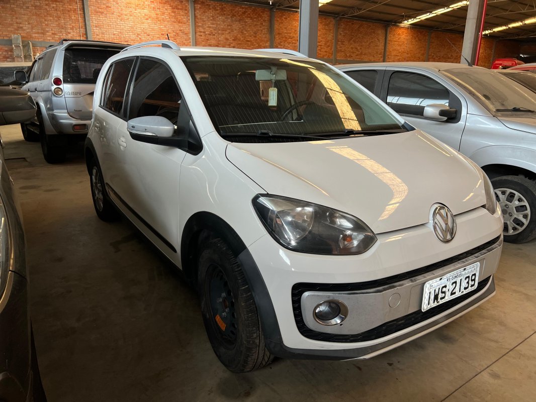 LOTE 001 - Um veículo  VW/UP CROSS AS, ano/mod. 2015/2016